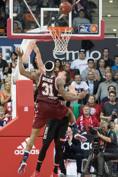 博主:此前受伤的林良铭已归队训练,有望在京津德比中复出.