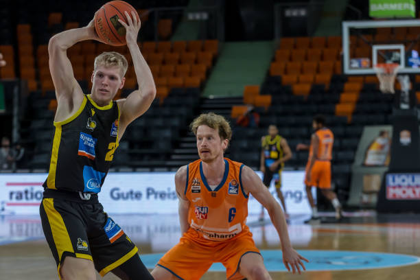 还需要与队 还需要与队