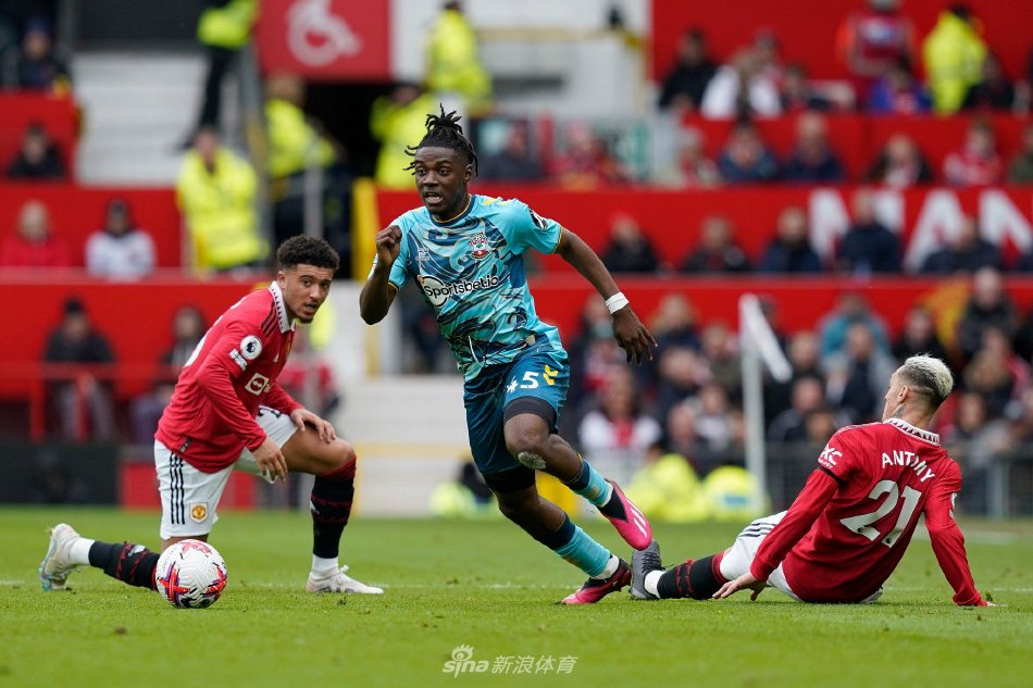 巴媒：未婚妻上周收到内马尔派对出轨视频，家中氛围非常糟糕.