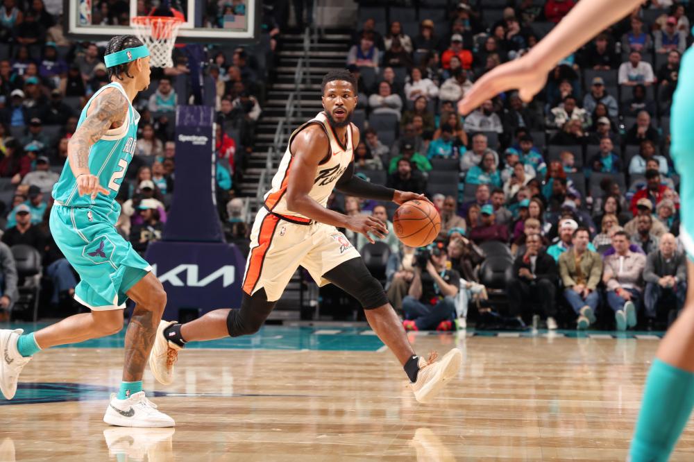 欧文和东契奇微笑……然后一切都变了