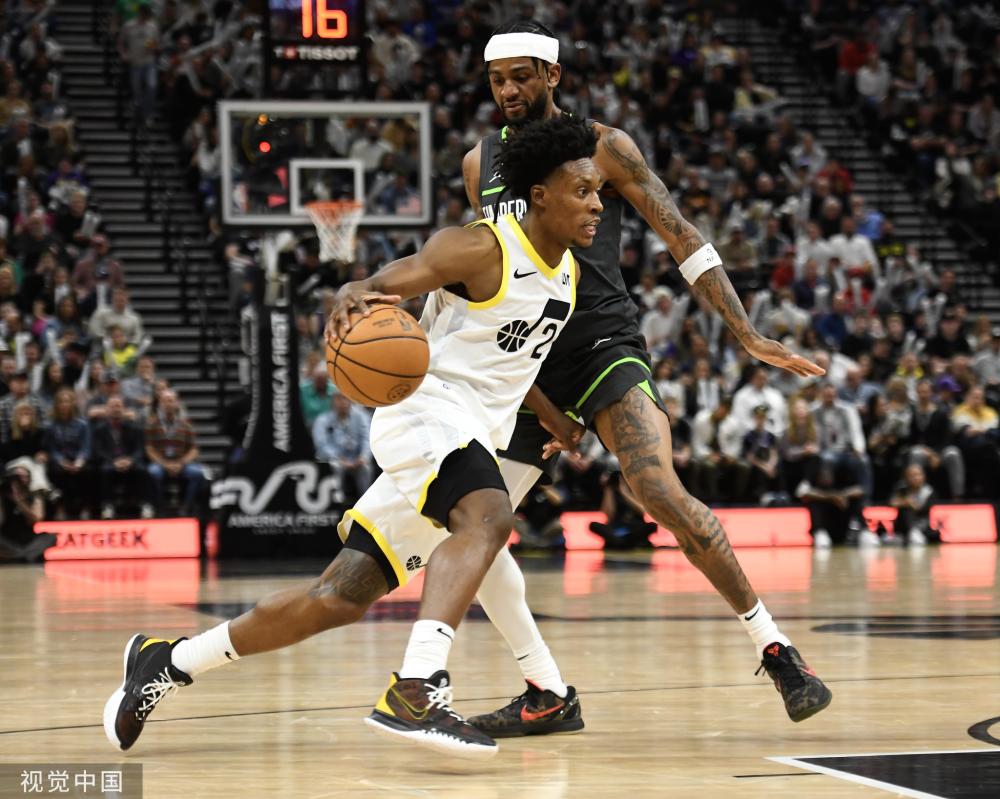 布克谈狄龙和詹姆斯冲突：喜欢这种互动，但这次有点过头了（布克：喜欢狄龙与詹姆斯的交锋，但这次有些过火）